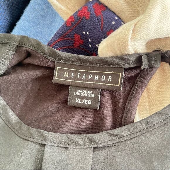 Mataphor‎ Black Cap Sleeve Round Neck Blouse - Picture 3 of 12